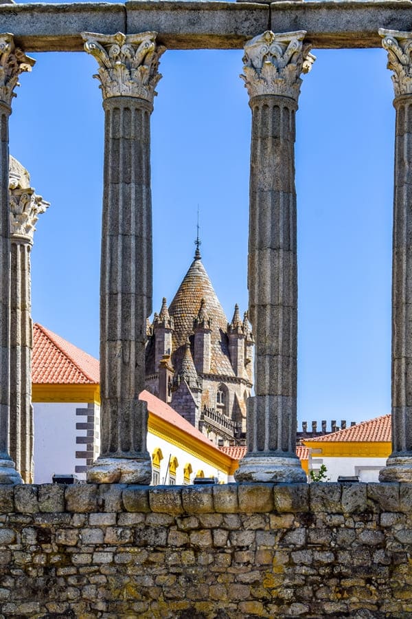 evora-cosa-vedere-tempio-romano-01 Évora: cosa vedere in un giorno partendo da Lisbona
